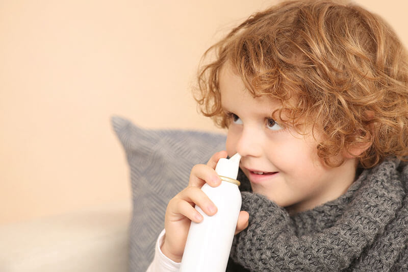 Pflasterpass® - Kind mit Naseninhalator